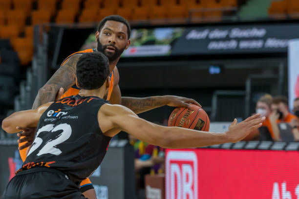 疑是他们的 疑是他们的