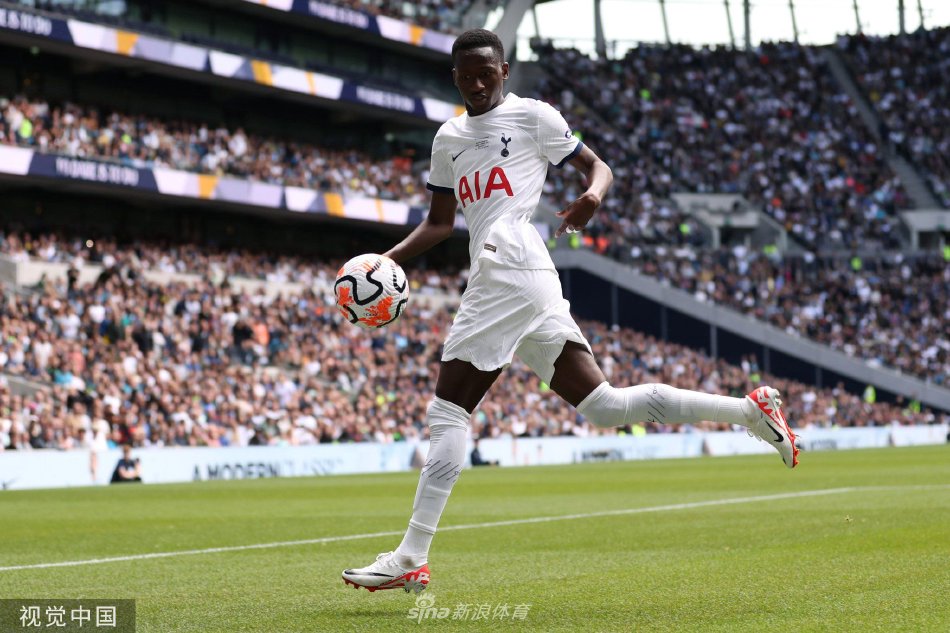 他不仅与达 他不仅与达