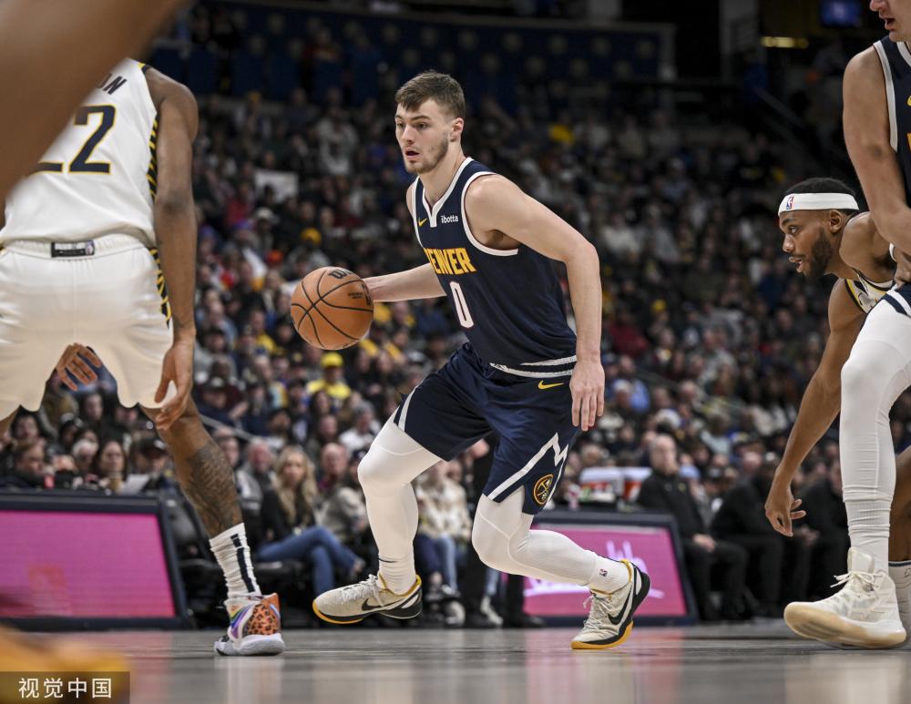 社交媒体上 社交媒体上